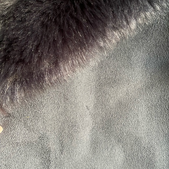 Loft SZ M Dark Grey Reversible Faux Suede and Fur Vest! - Picture 3 of 9